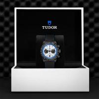 Black Bay Chrono „Carbon 25“