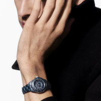 J12 KALIBER 12.2 Uhr, 33 mm