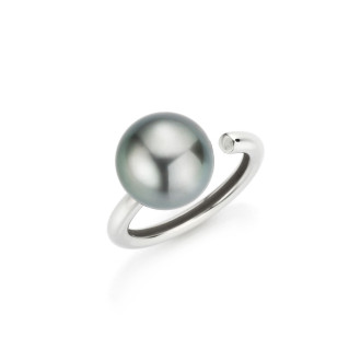Neoclassic Ring