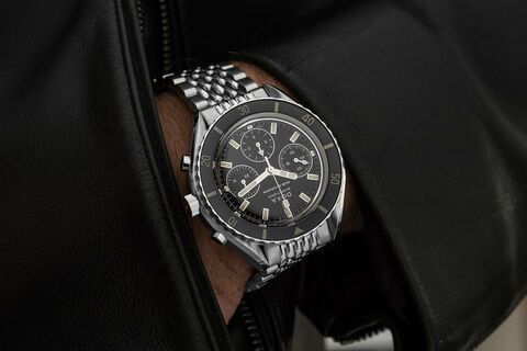 doxa-uhr-sub200-c-graph-juwelierlauferminden