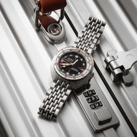 SUB_250T_GMT_Lifestyle_17