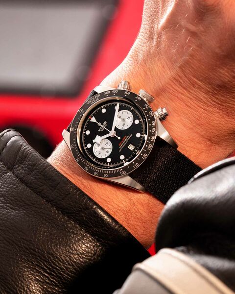 tudor-black-bay-chronometer-uhr-mood-juwelierlauferminden