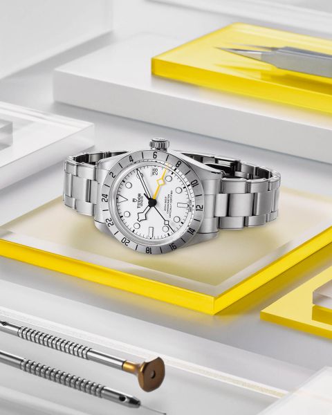 TUDOR_NP25_BLACK BAY PRO_LIFESTYLE-2