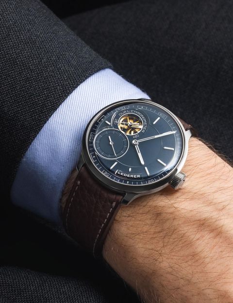 LEDERER_CIC 39 Deep Blue_On wrist