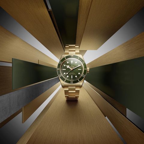 T24_-PRO_M79018V-0006_001_sRGB_