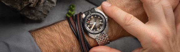 SUB_250T_GMT_Lifestyle_48
