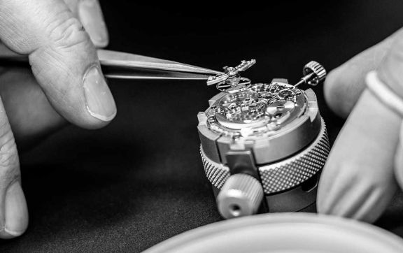 uhrenwerkstatt-uhren-revision-juwelierlauferminden-header-5-mobil