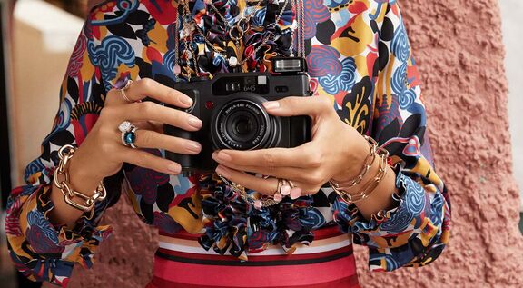 pomellato-schmuck-iconica-nudo-gold-diamanten-farbsteine-juwelierlauferminden-mobil