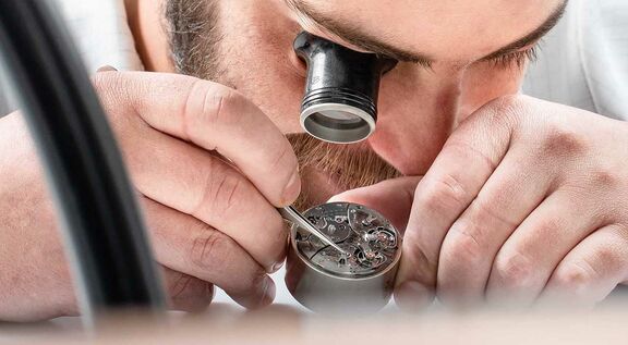 armin-strom-uhrmacher-schweiz-manufaktur-uhr-juwelierlauferminden-mobil