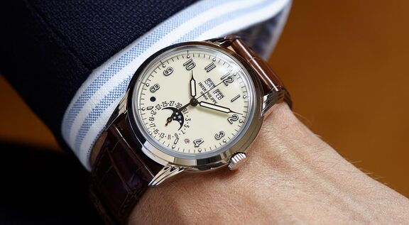 patek-philippe-uhr-5320g-ewiger-kalender-juwelierlauferminden-mobil