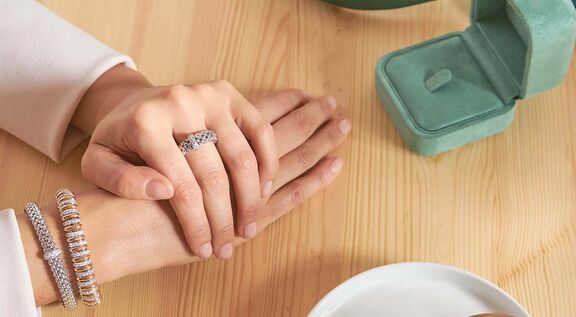 fope-schmuck-flexibel-panorama-flexit-gold-diamanten-juwelierlauferminden-mobil