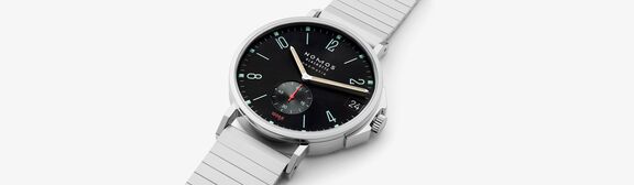 nomos-glashuette-581-tangente-sport-neomatik-42-datum-blauschwarz-uhr-juwelierlauferminden