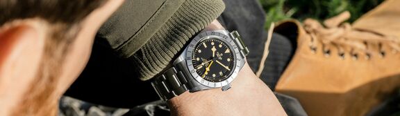 tudor-black-bay-pro-m79470-0002-juwelierlauferminden-banner